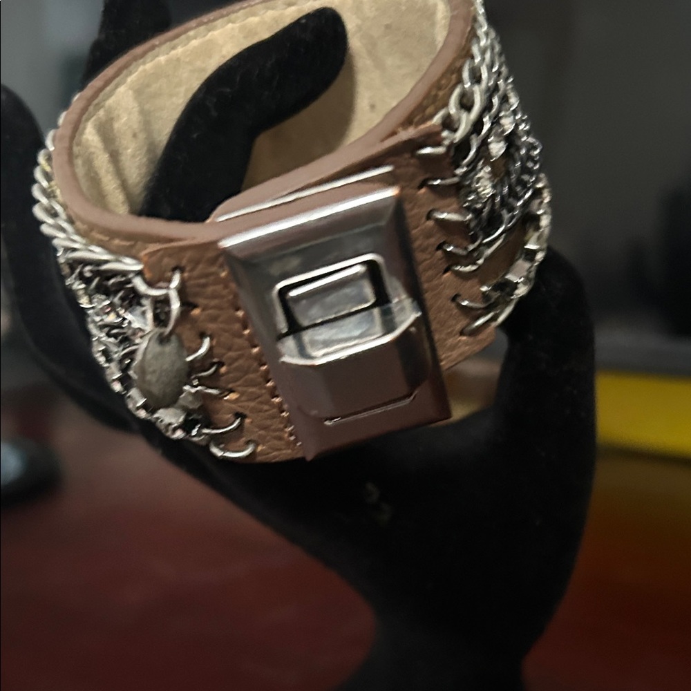 Chic Silver and Black Chain Bracelet - Picture 3 of 6